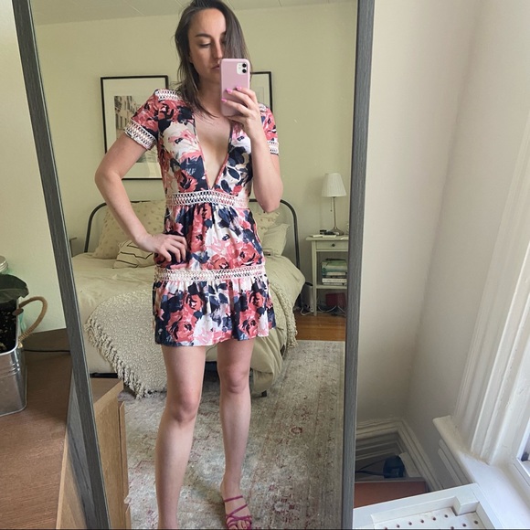 Short Sleeve Mini Dress - Picture 3 of 9